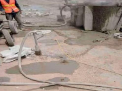 秀山水泥混凝土路面板底注浆技术 路面脱空注浆整治方案